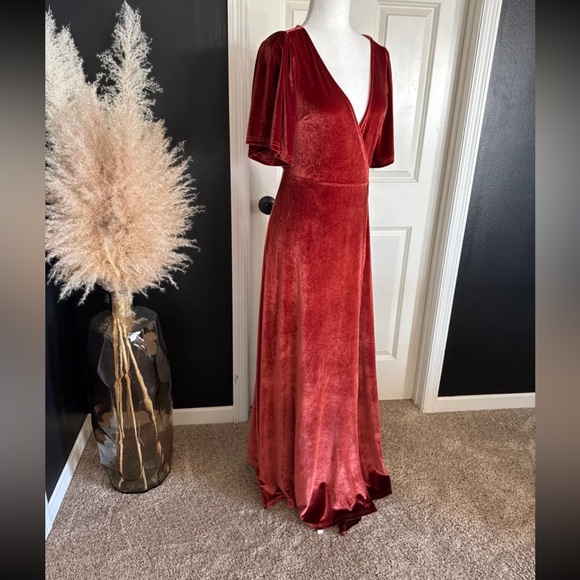 Baltic Born Katelyn Velvet Maxi Wrap Dress in Terracotta size Small - Picture 8 of 12